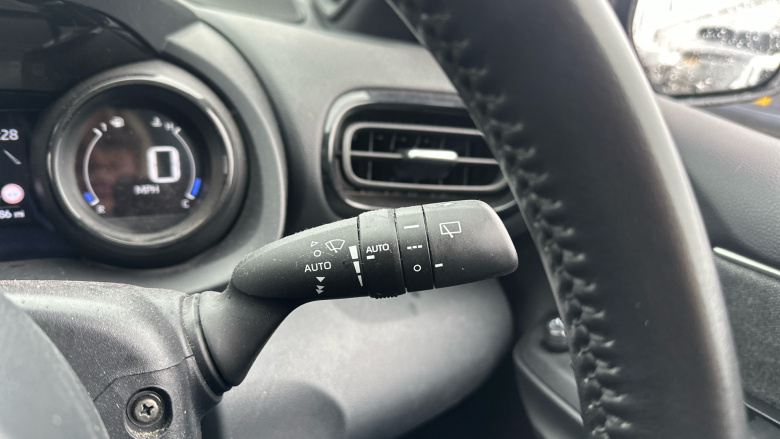 Toyota Yaris 1.5 Hybrid Launch Edition 5dr CVT Hybrid Hatchback